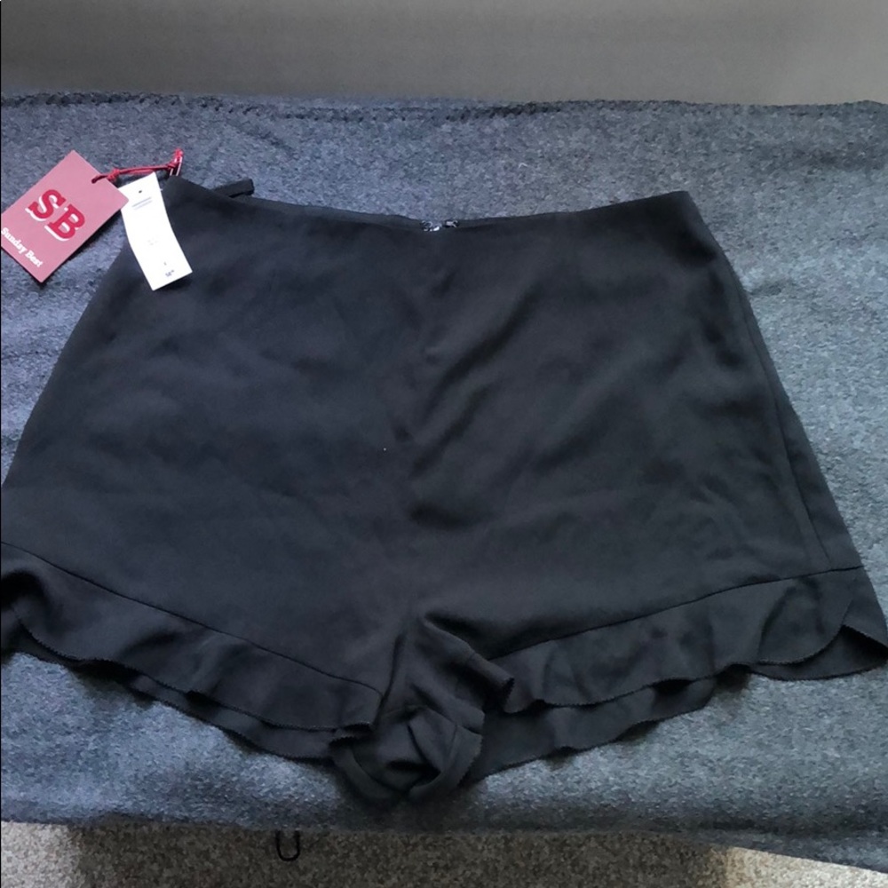 Sunday Best Starr Shorts - Picture 4 of 11